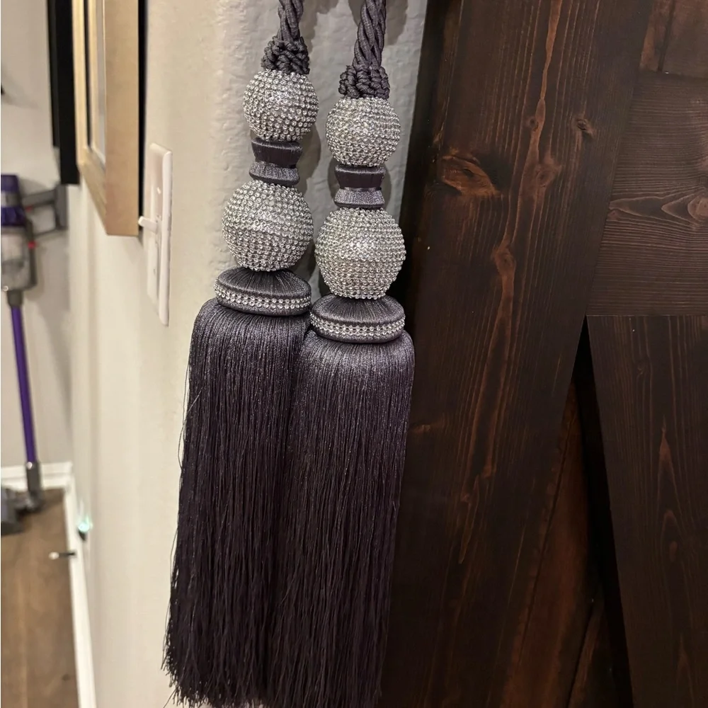 ❗️FINAL❗️NWT Elegant Gray Tassel Tie Back Set of 2 Decor by Vatican Home